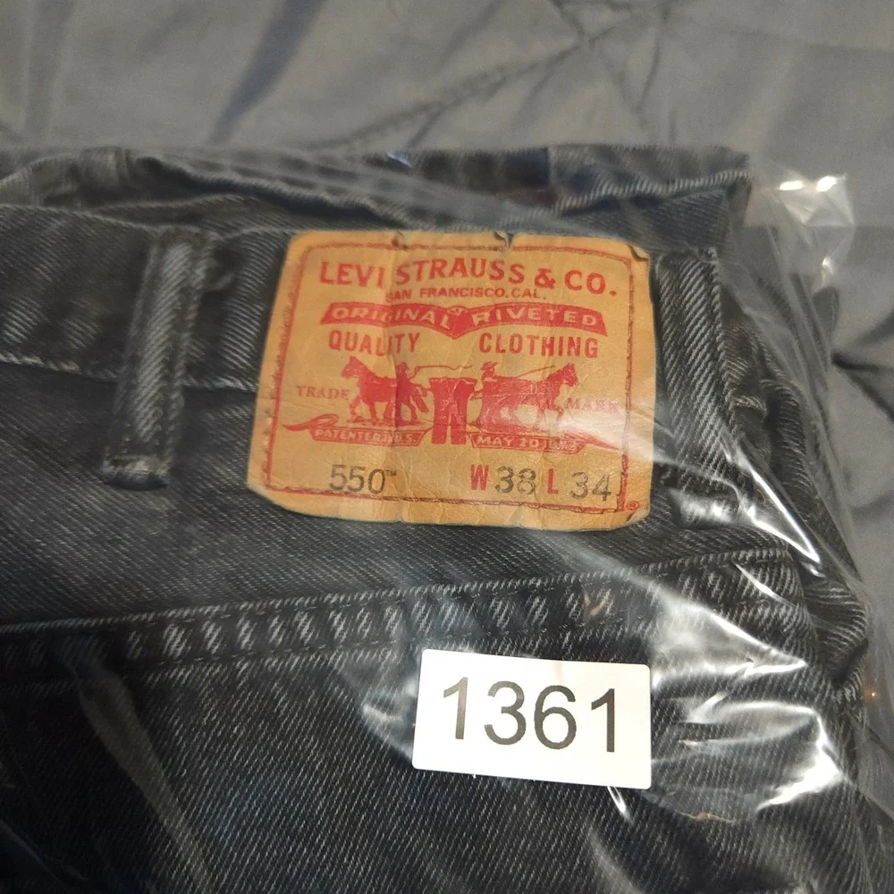 Levi's 550 Men's Jeans 38x34 Actual 37x32.5 Relaxed Fit Black 100% Cotton